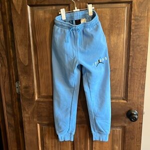 Youth Jordan sweatpants size medium